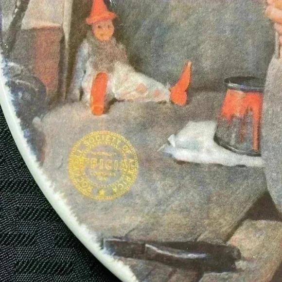 Holiday plate. 1984. Santa in his workshop. - Picture 8 of 8